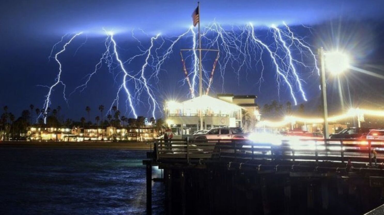 When lightning strikes, here are the biggest dangers - Los Angeles Times