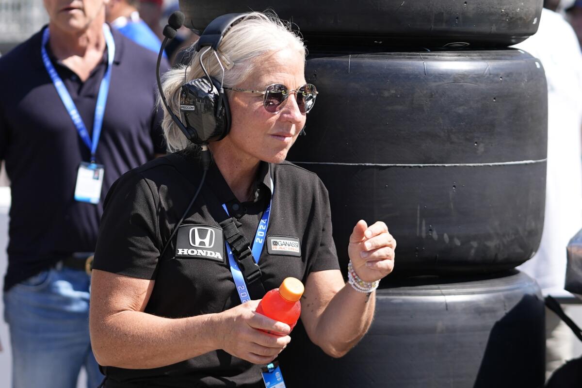 Trainer Angela Cullen returns to racing with fellow Kiwi after 7 seasons  with Lewis Hamilton - The San Diego Union-Tribune