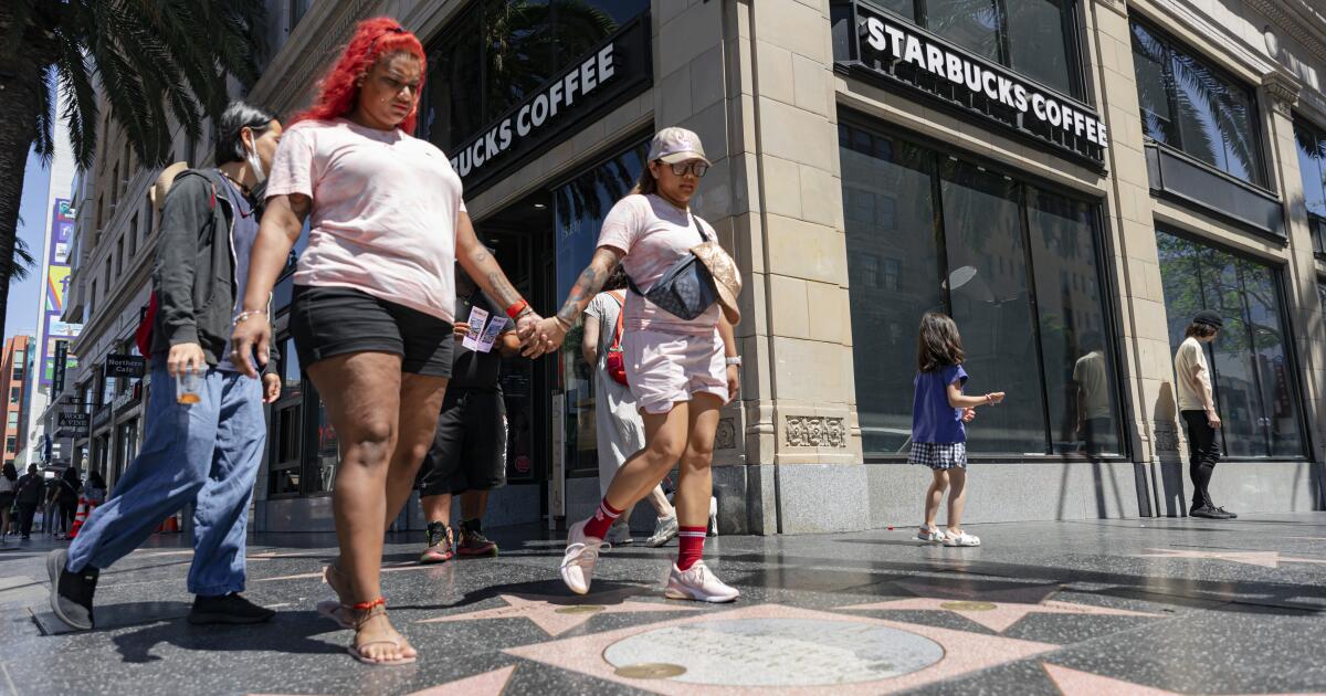As fortes vendas da Starbucks alimentaram a confiança na recuperação