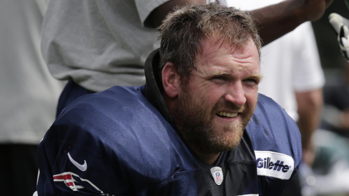 The Tampa Bay Buccaneers acquired offensive guard Logan Mankins from the New England Patriots on Tuesday.