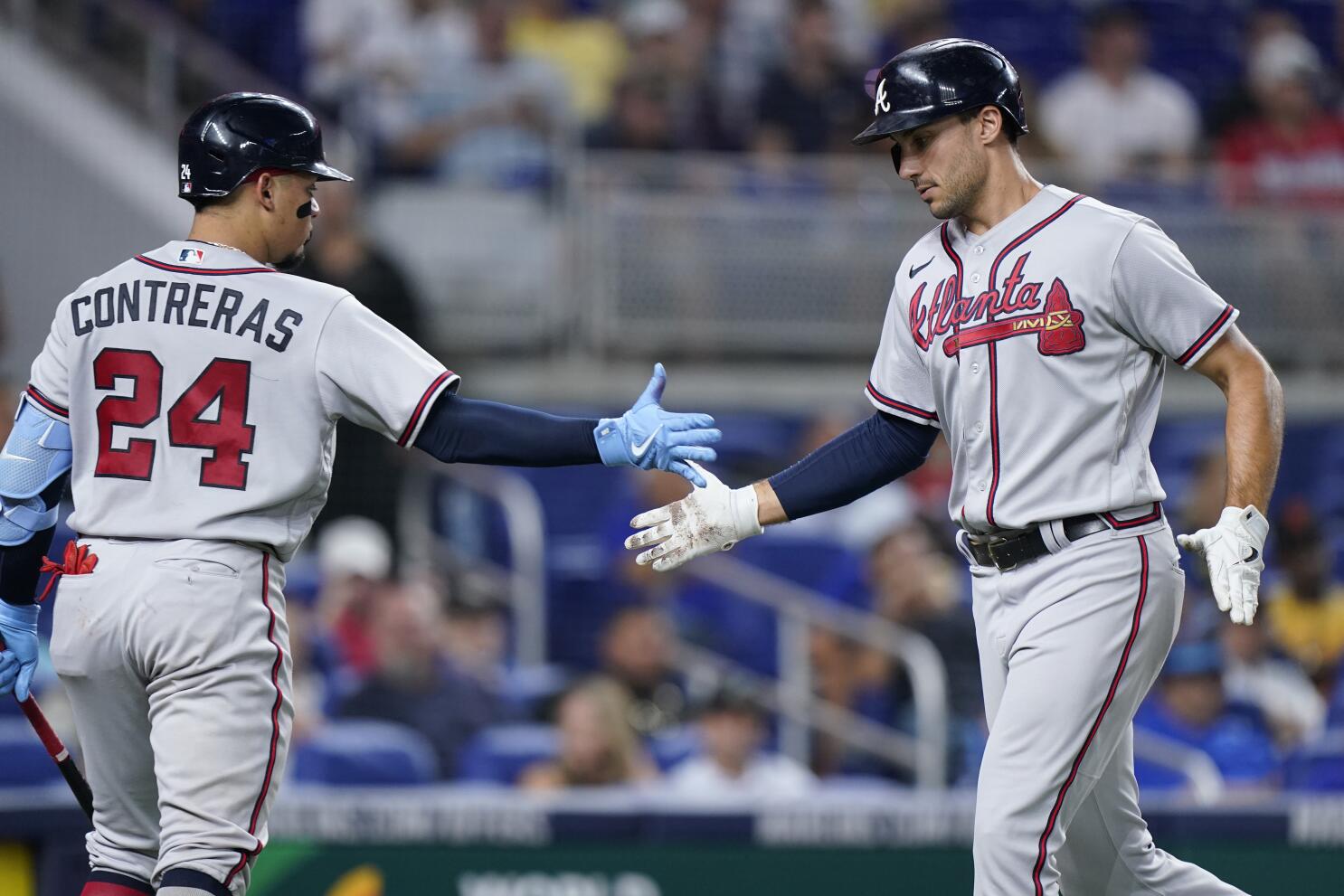 Harris' late blast lifts Braves to 4-3 win over Marlins