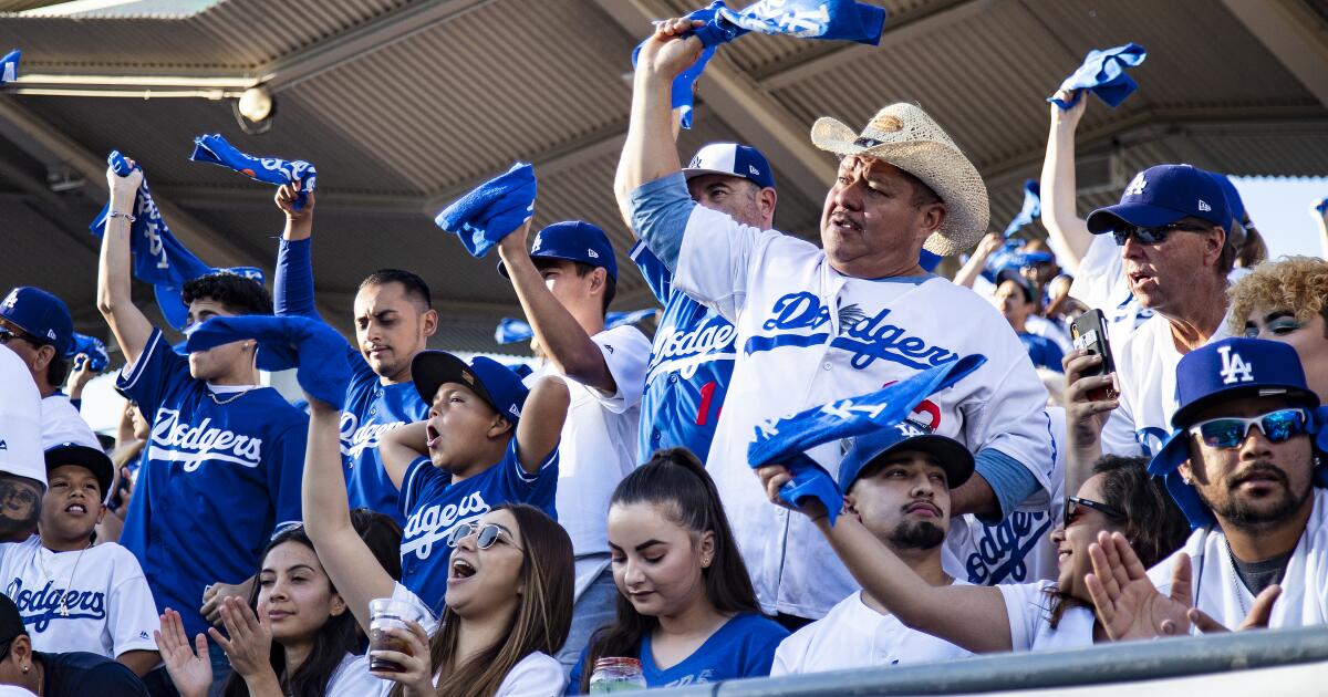 Pantone 294 - Dodger fans, do you have an international