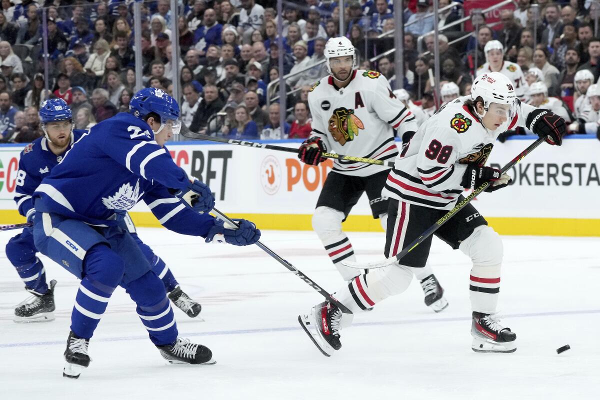 Canadiens beat Connor Bedard and the Blackhawks 3-2 in home opener, Hockey