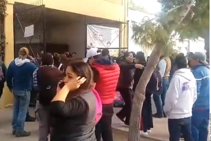 Hasta este momento, el saldo que las autoridades dan a conocer, tras la balacera en un colegio de Torreón, Coahuila, es de la maestra y el alumno agresor sin vida y al menos cinco menores y un profesor lesionados.