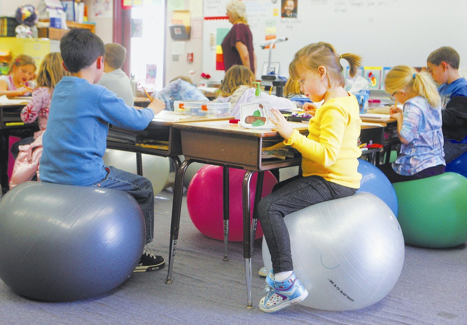 Ramona Teachers Let Students Trade Chairs For Exercise Balls The