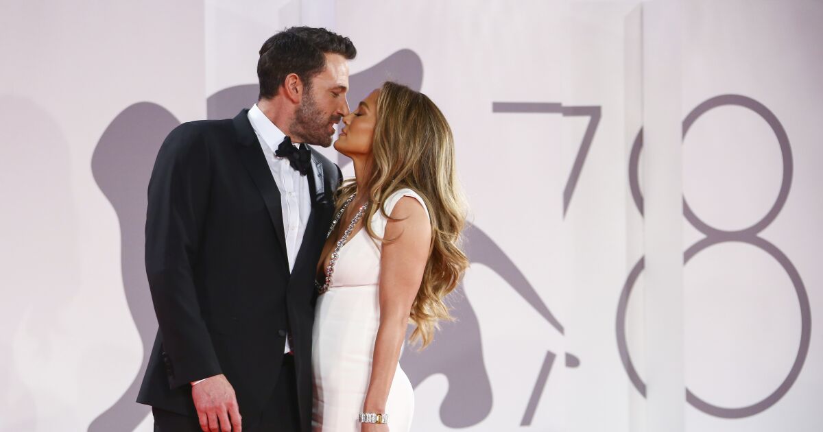 Jennifer Lopez counters Gwyneth Paltrow’s pillow talk about Ben Affleck with praise