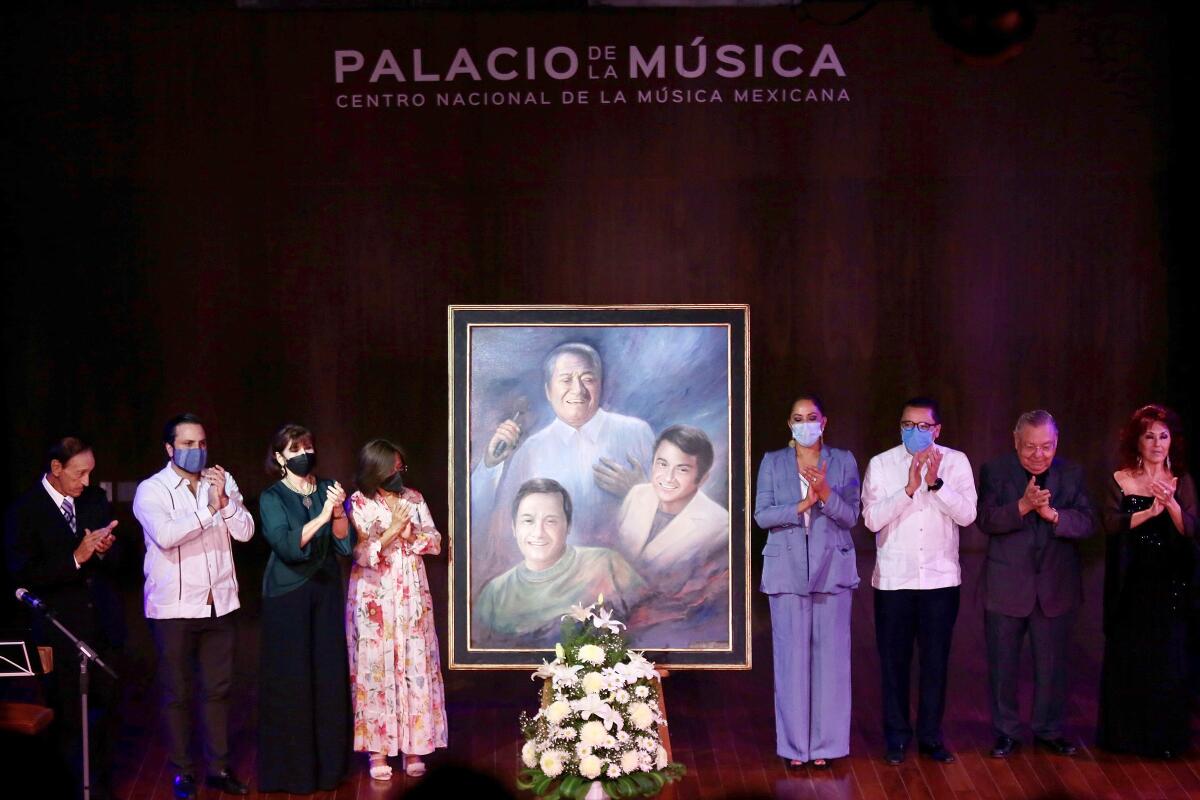 Yucatán rinde homenaje musical a Manzanero a un año de su fallecimiento