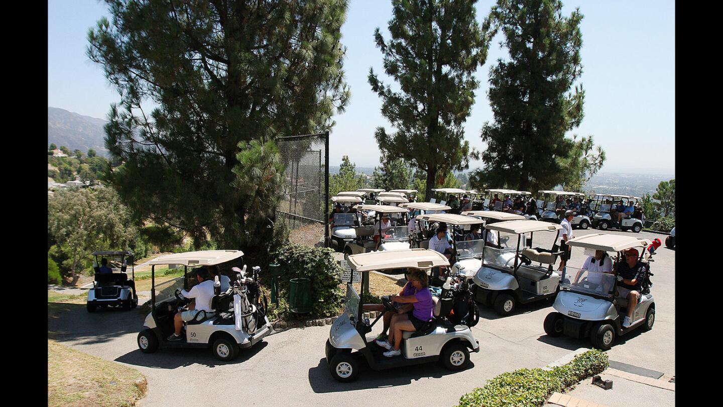 Photo Gallery: 33rd Annual Crescenta Cañada Golf Classic Check