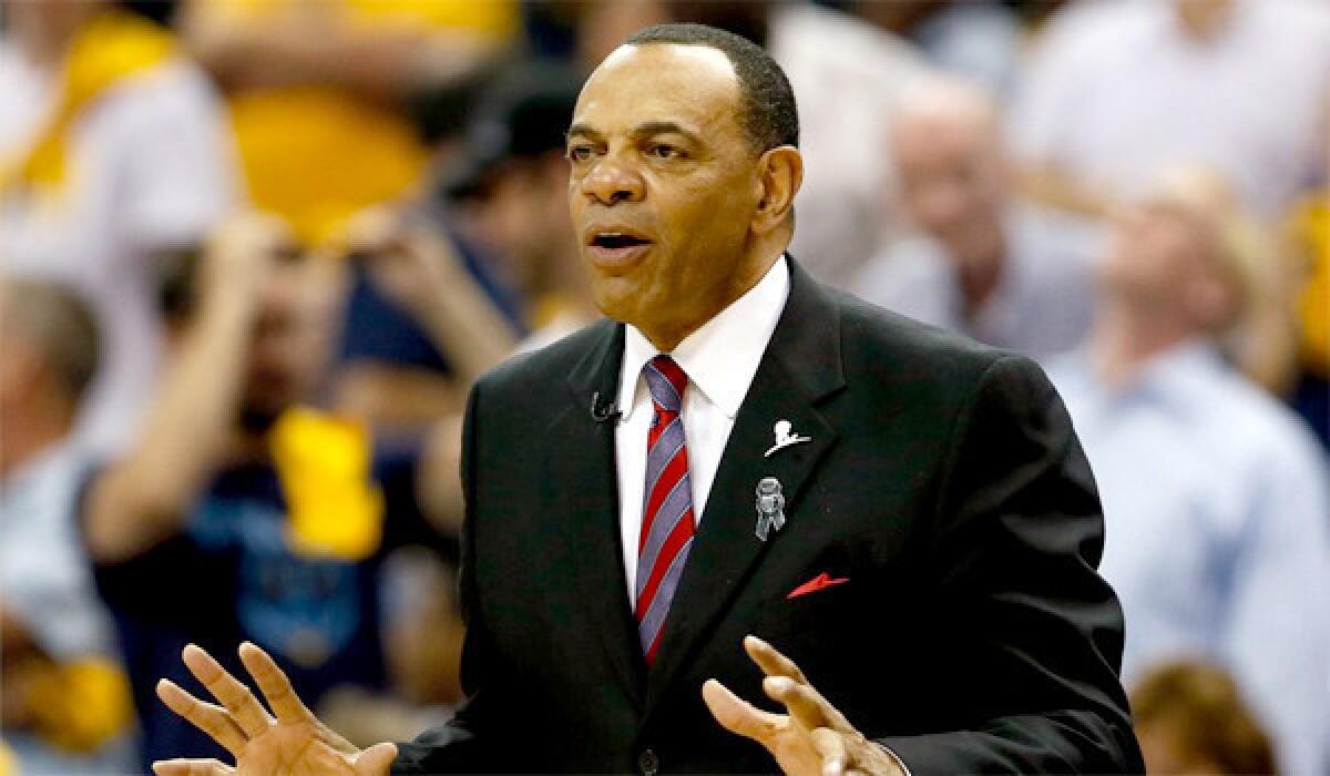 Assistant coach Lionel Hollins