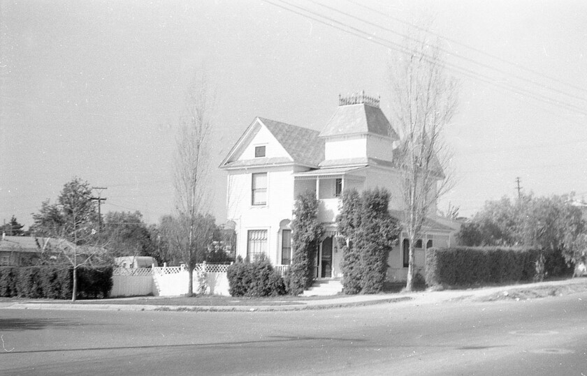 The “Hinkle House” in the 1950s at the northwest corner of Ingraham and Law streets in Pacific Beach.