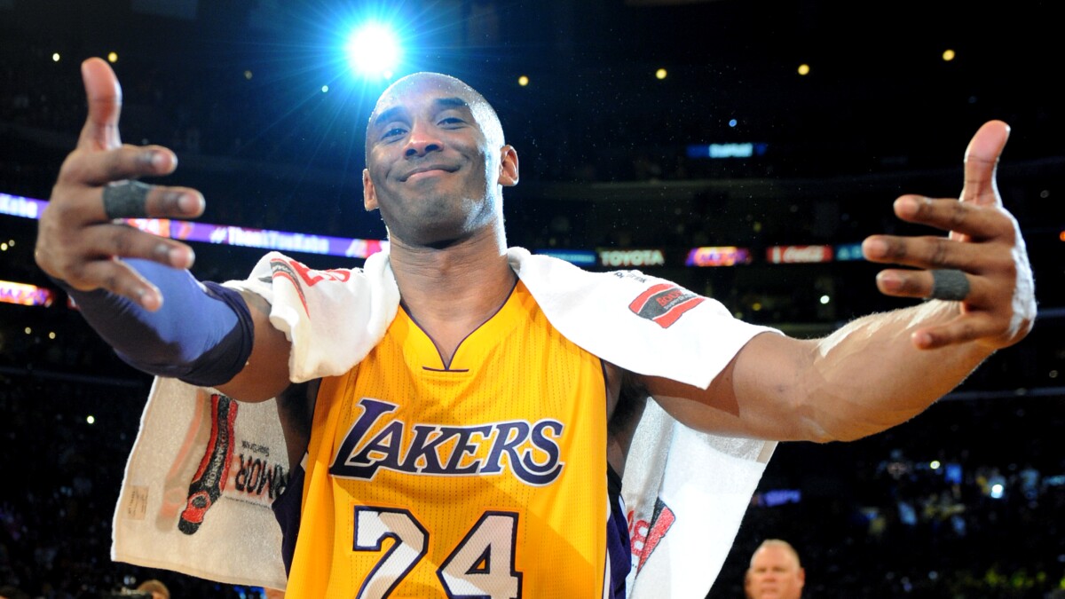 Lakers Plan To Retire Both Numbers 8 And 24 That Kobe Bryant Wore During His Career Los Angeles Times