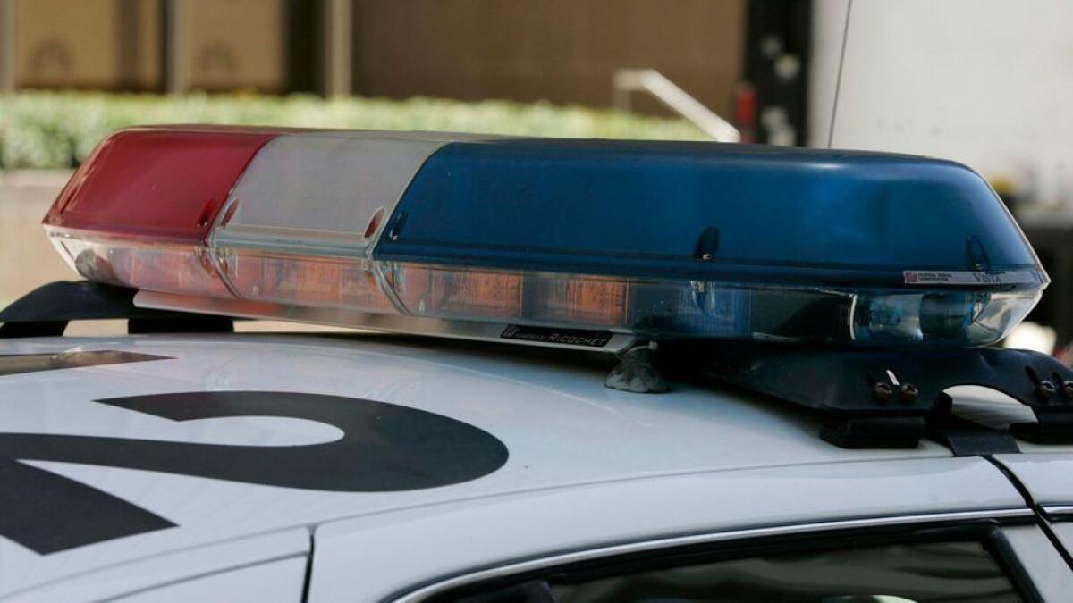Una mujer resultó herida cuando la Policía de San Diego respondió al reporte de una camioneta robada.