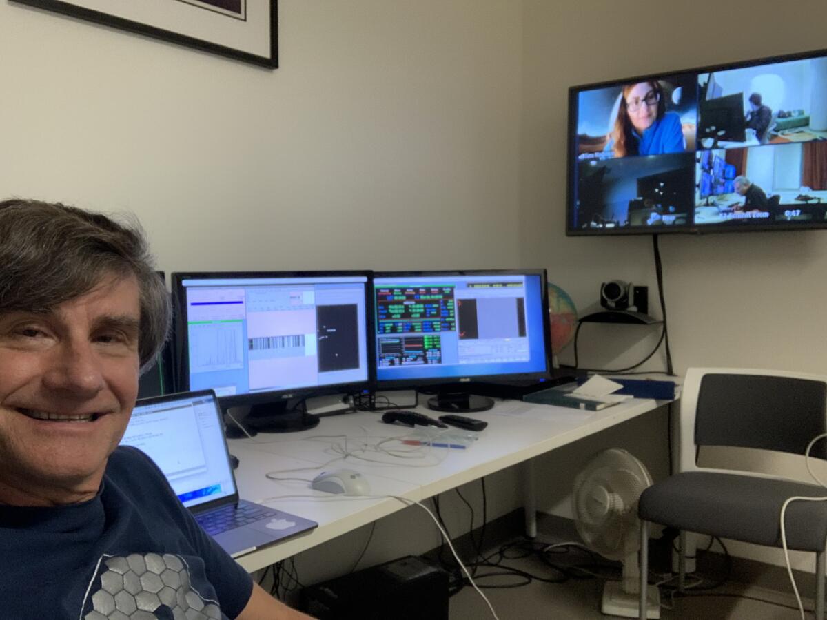 UC Berkeley astronomer Alex Filippenko collaborates with remote colleagues on their last night of observing supernovae before the coronavirus forced the W.M. Keck Observatory in Hawaii to close.