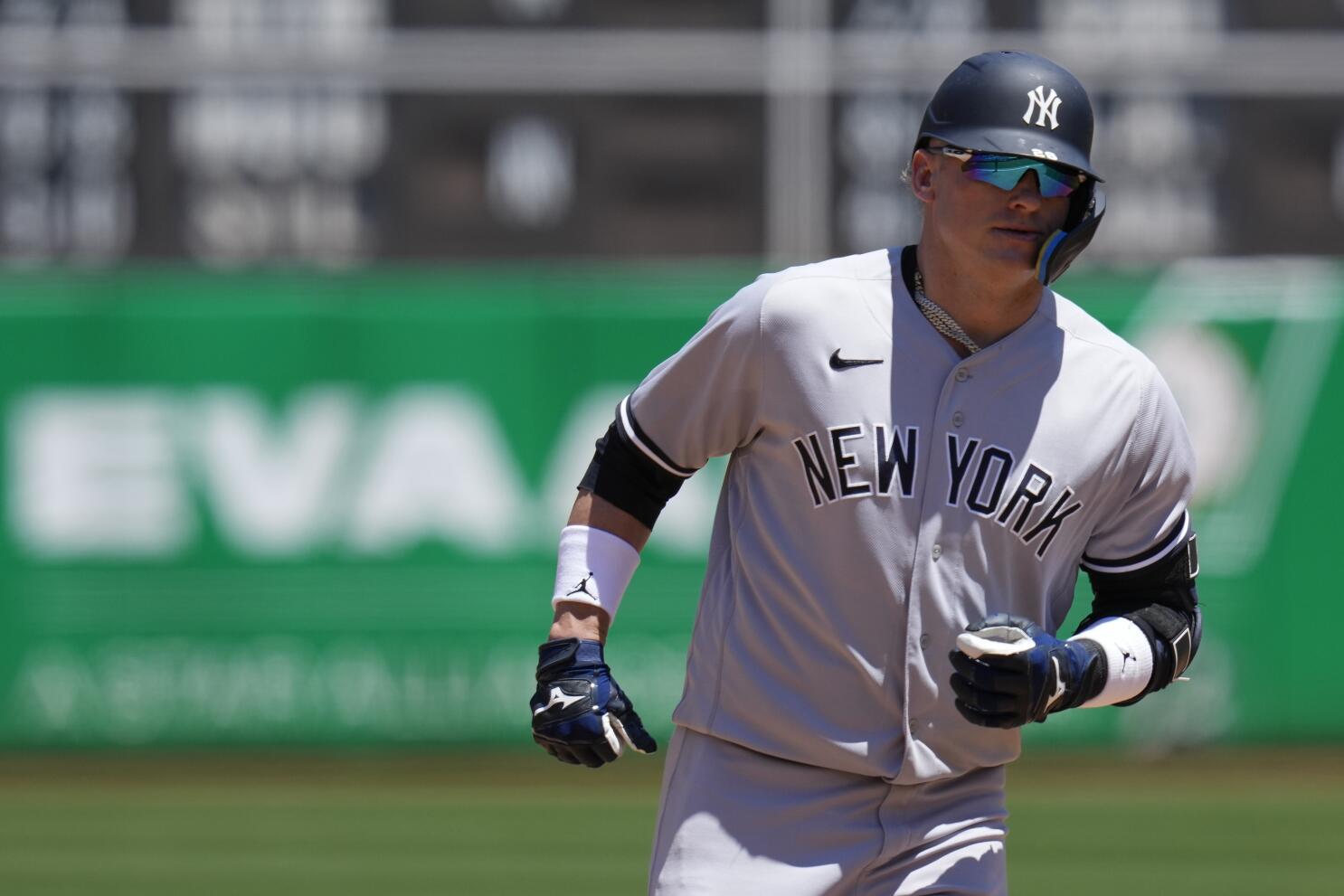 Yankees' Josh Donaldson thrown out at first after going into home