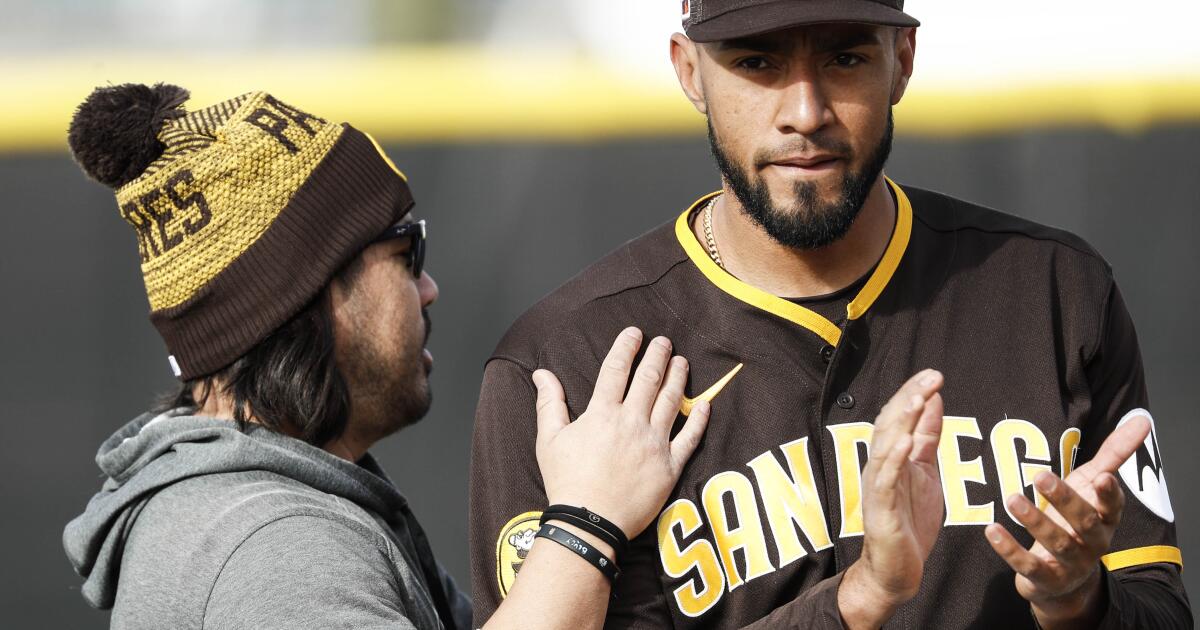 Padres activate RHP Robert Suarez for first time in 2023 - Field Level  Media - Professional sports content solutions