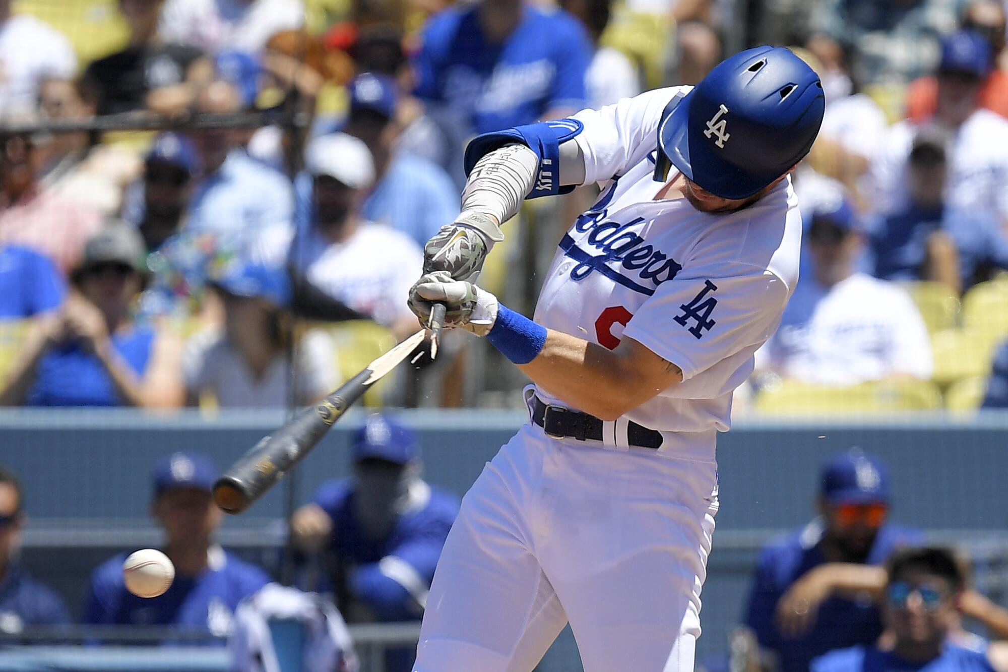 Dodgers' comeback cut short by questionable strike call with