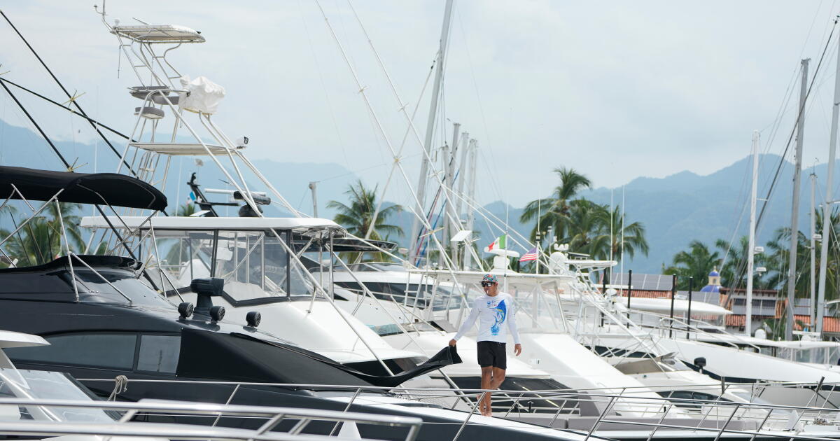 Hurricane Simon pounds resorts and vulnerable towns along Mexico’s Pacific coast - BERITAJA