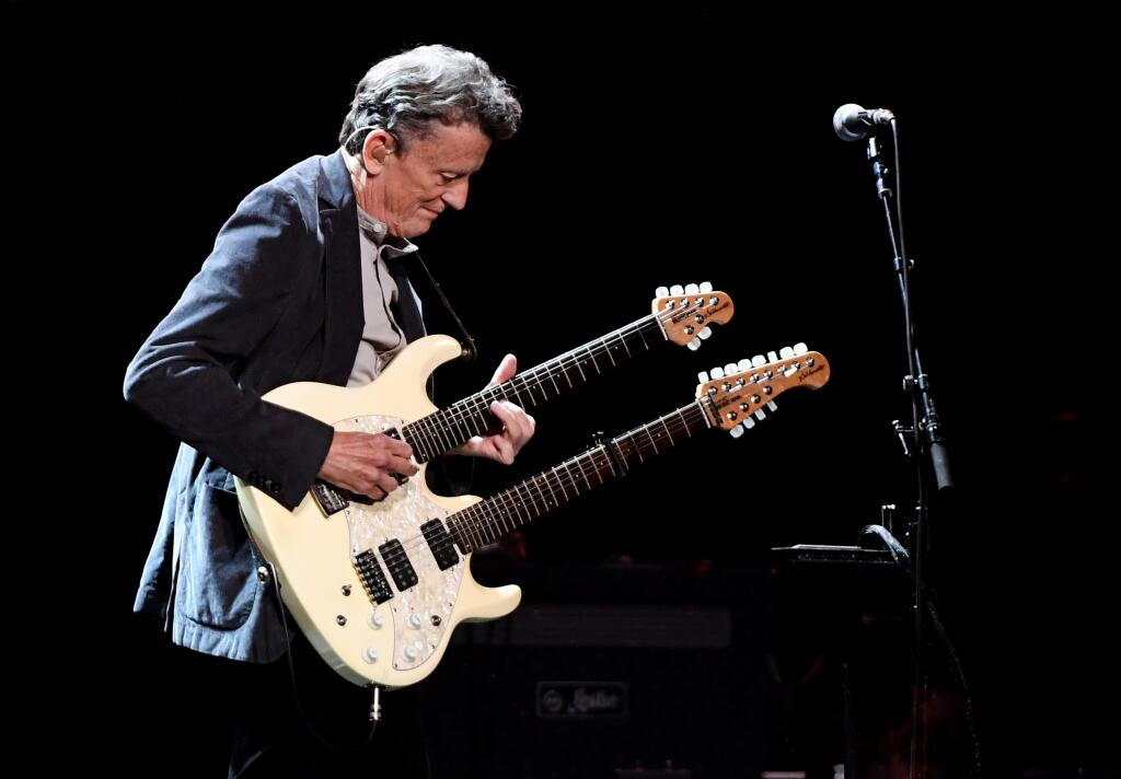 Steuart Smith retiring from the Eagles due to Parkinsonism - Los ...