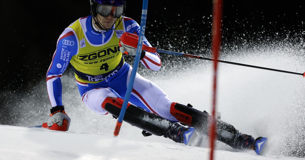 Il campione olimpico Noel guida lo slalom notturno in Italia dopo la prima manche