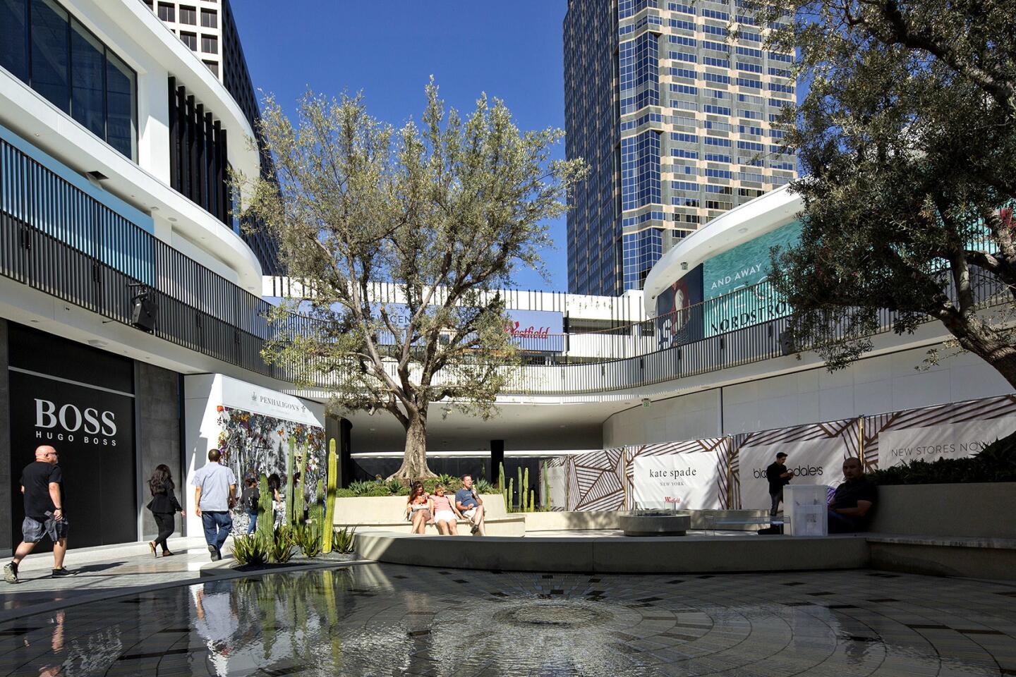Century City mall goes deluxe with $1-billion makeover to entice online  shoppers - Los Angeles Times