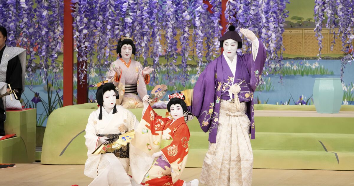 Young Kabuki actor’s debut breaks Japanese theater traditions