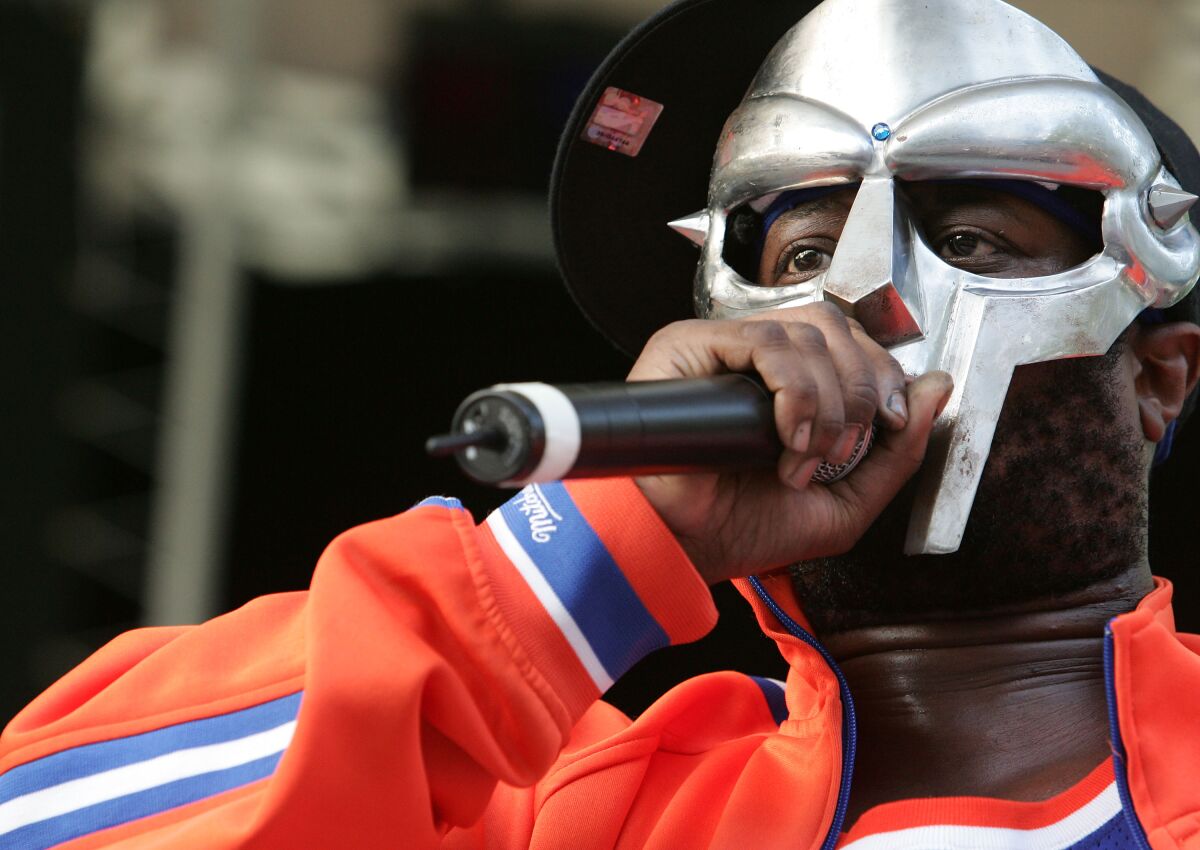 Soveværelse Sequel Praktisk MF Doom, masked and masterful hip-hop artist, dies at 49 - The San Diego  Union-Tribune