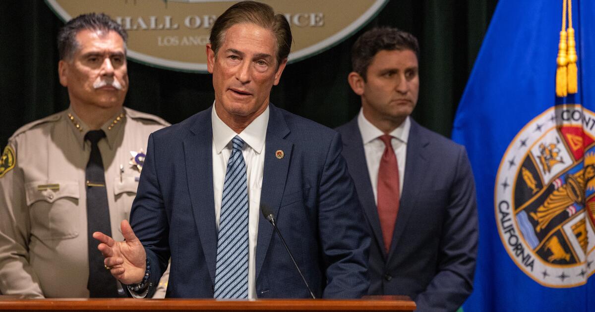 He stole from mourners visiting L.A. graveyards, prosecutors say He stole from mourners visiting L.A. graveyards, prosecutors say