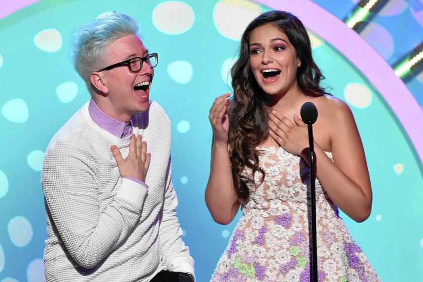 Internet personalities Tyler Oakley and Bethany Mota took home top Teen Choice Awards in Web categories. And then tweeted thanks to their fans.