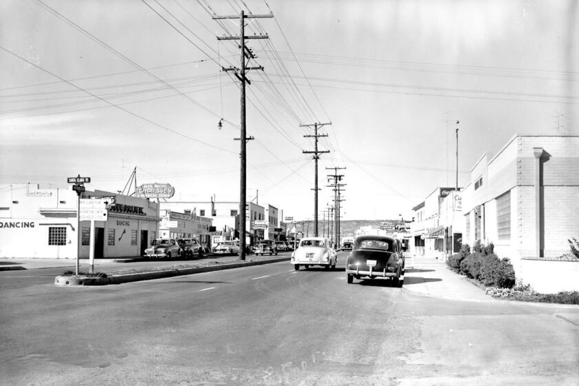 The intersection of Mission Boulevard and Santa Clara Place in Pacific Beach, circa 1950, before stop signs were put in.