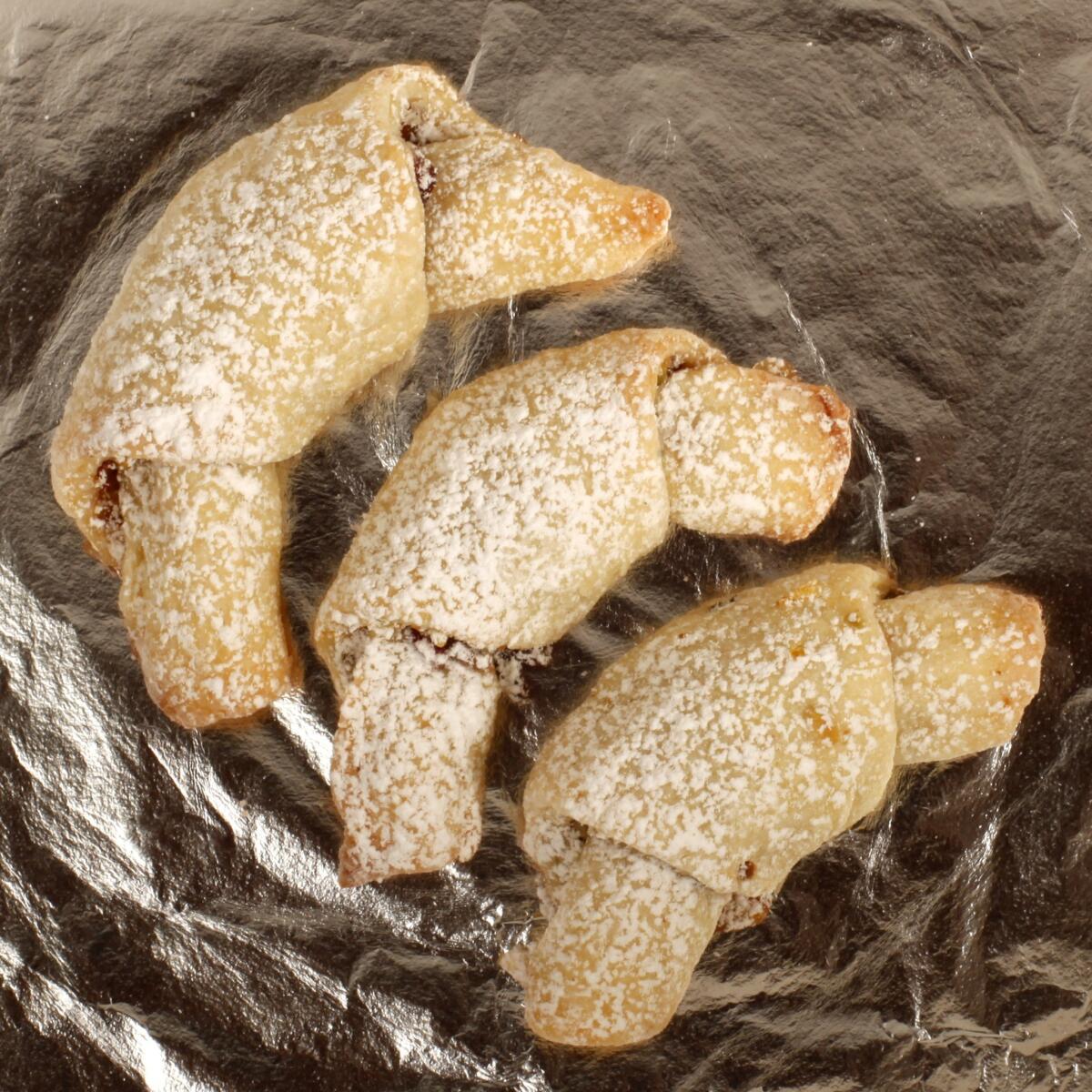 Recipe: Mom's holiday crescent cookies