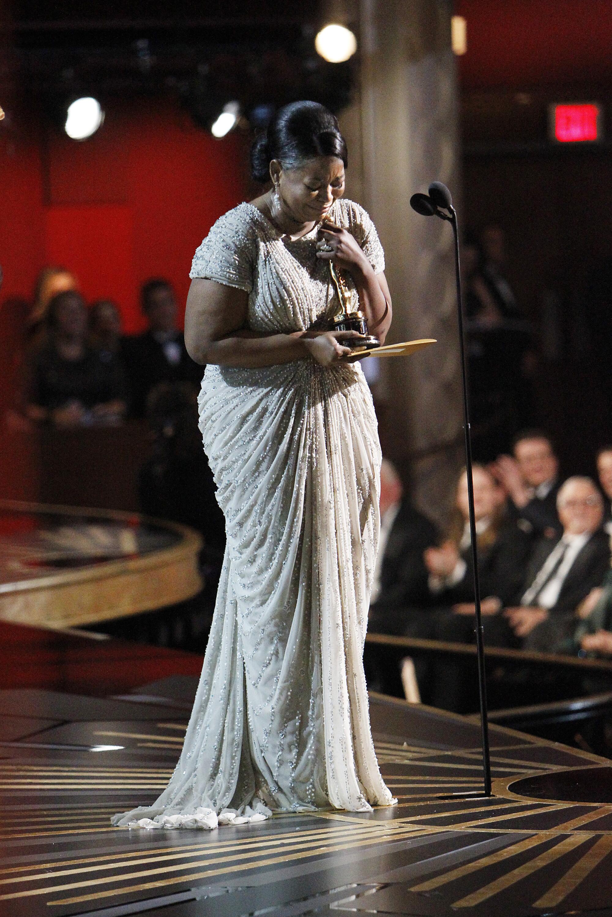 2012: Octavia Spencer accepts her supporting actress Oscar