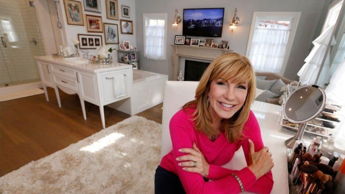 It's a wrap in Beverly Hills for Leeza Gibbons, who sold her 6,570-square-foot house for $15.43 million.