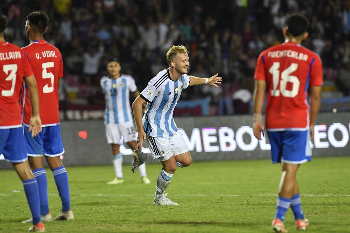 Argentina golea 5-0 a Chile; Uruguay supera a Perú y Paraguay se clasifica  sin jugar en Preolímpico - San Diego Union-Tribune en Español