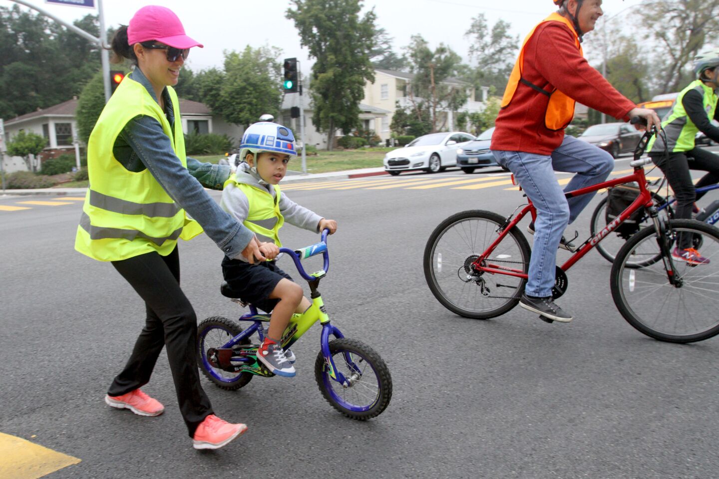 Photo Gallery: Verdugo Woodlands Elementary School's bike to school day