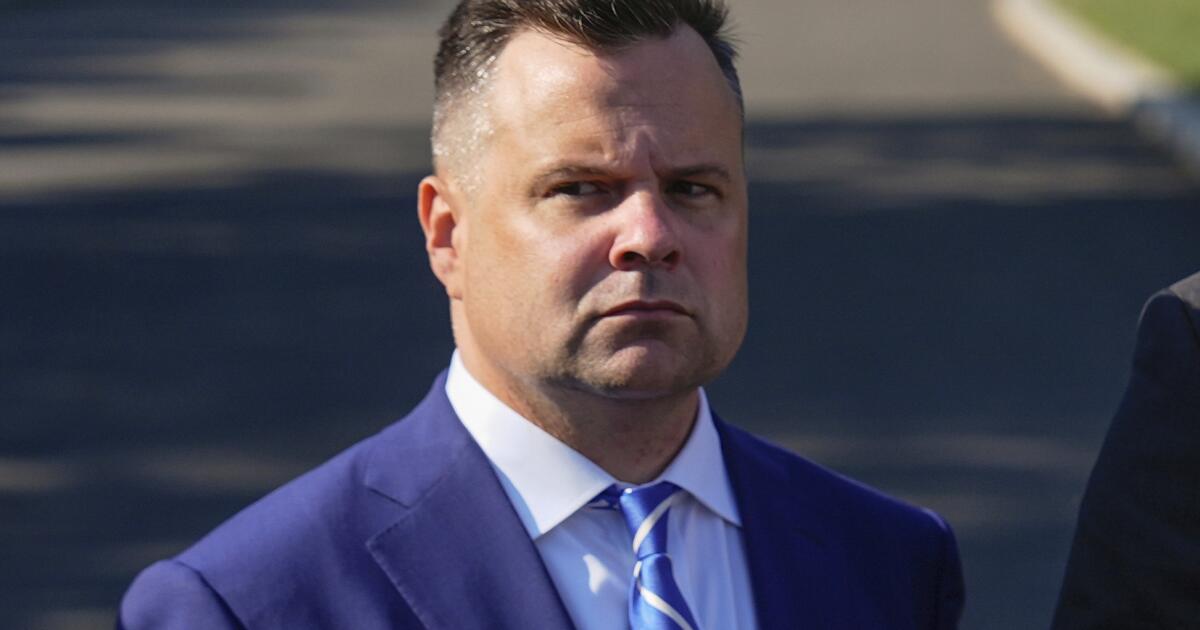 Donor, now a regulator, leads effort to accuse Trump foes of fraud Donor, now a regulator, leads effort to accuse Trump foes of fraud