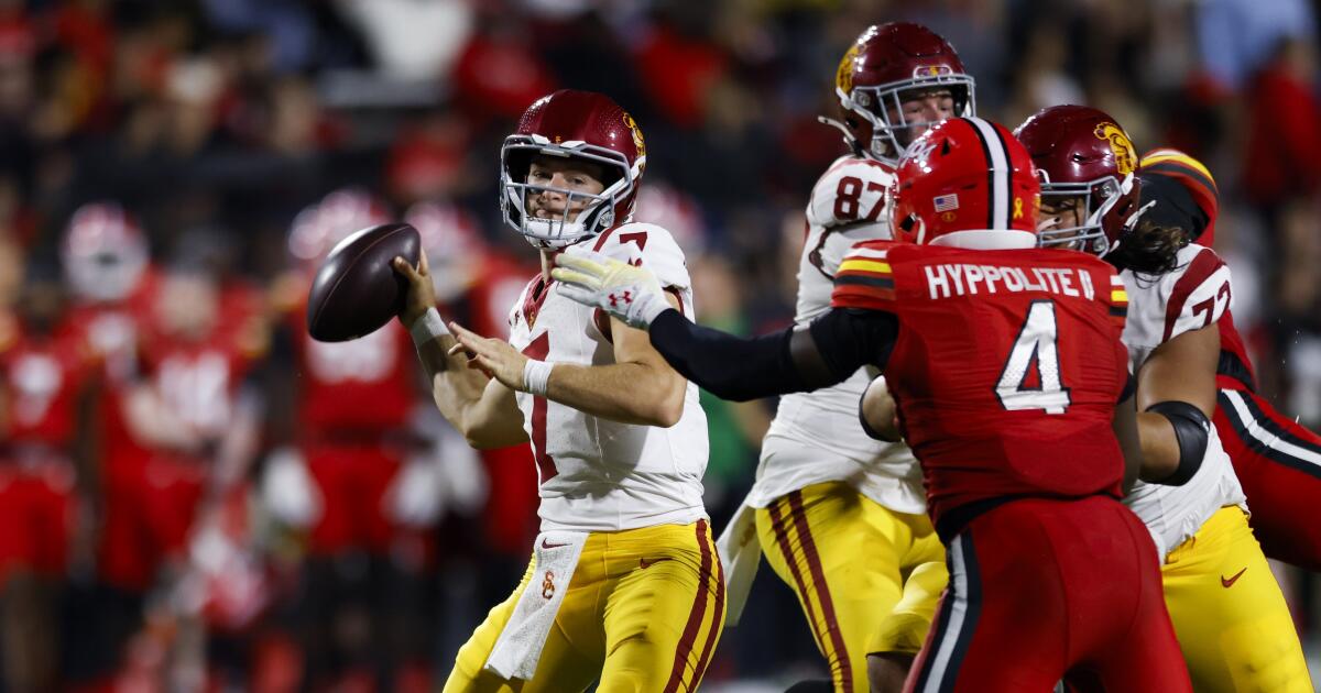 USC’s many issues pile up in stunning collapse against Maryland