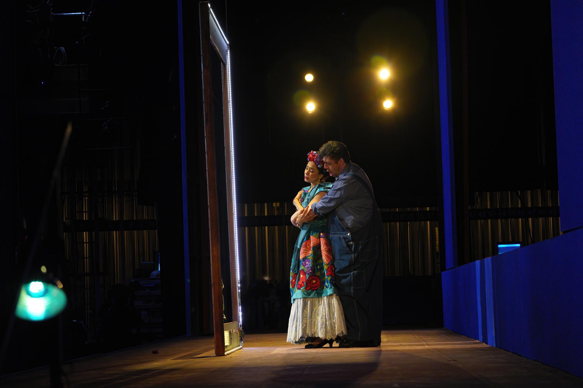 Guadalupe Paz and Alfredo Daza in the San Diego Opera production of El Último Seuño De Frida y Diego.