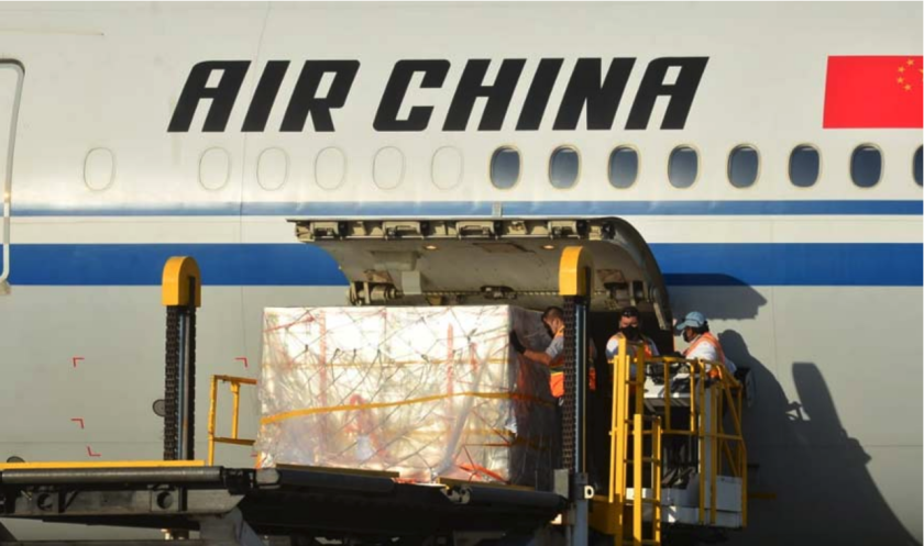 El avión arribó a las 6:22 de la mañana en un vuelo procedente de China. Foto Yessica Hompanera