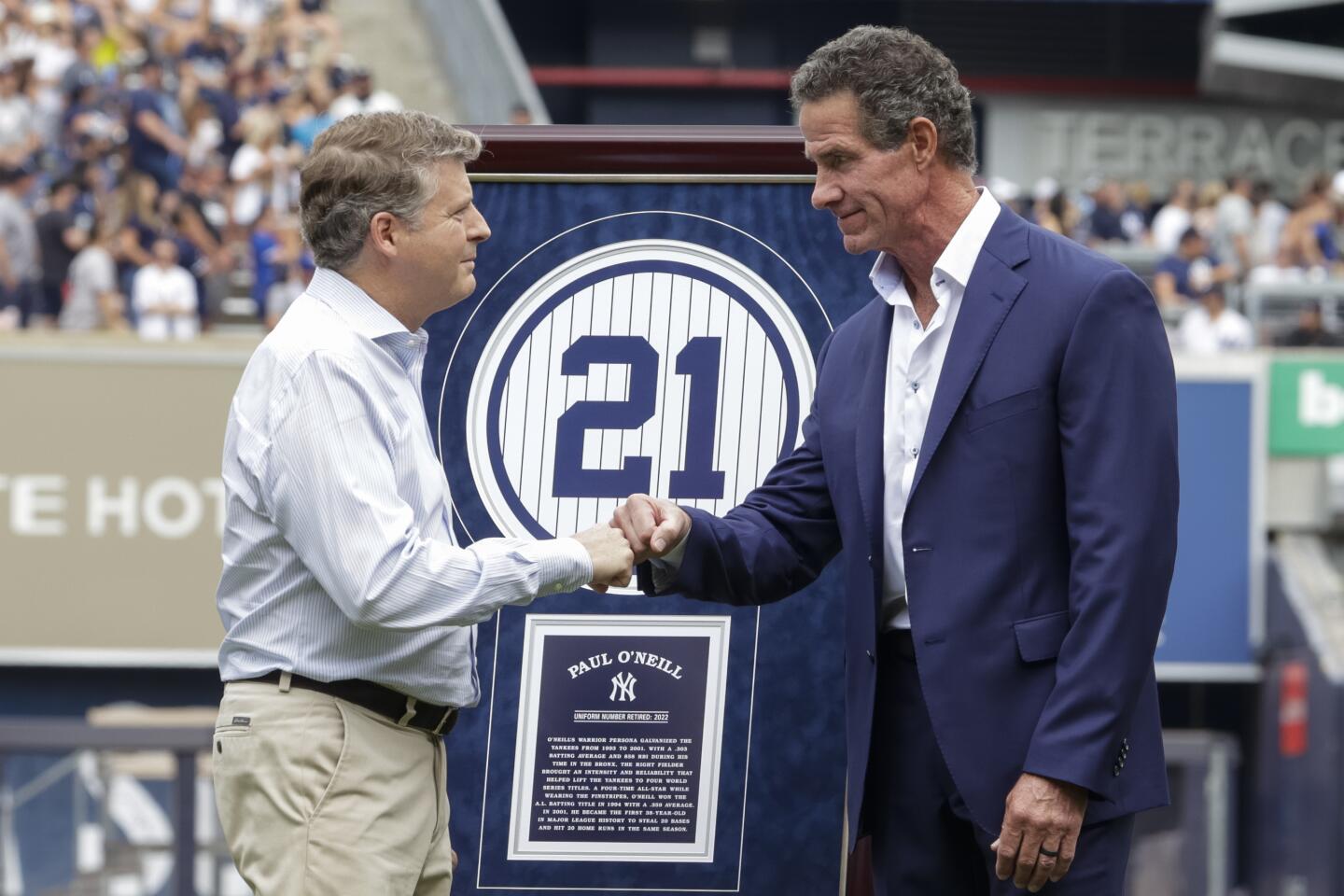 Yankees fans boo Hal Steinbrenner during Paul O'Neill ceremony : r/mlb