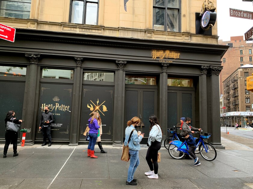 Fotografía de la entrada a una tienda de Harry Potter el sábado 29 de mayo de 2021, en Nueva York