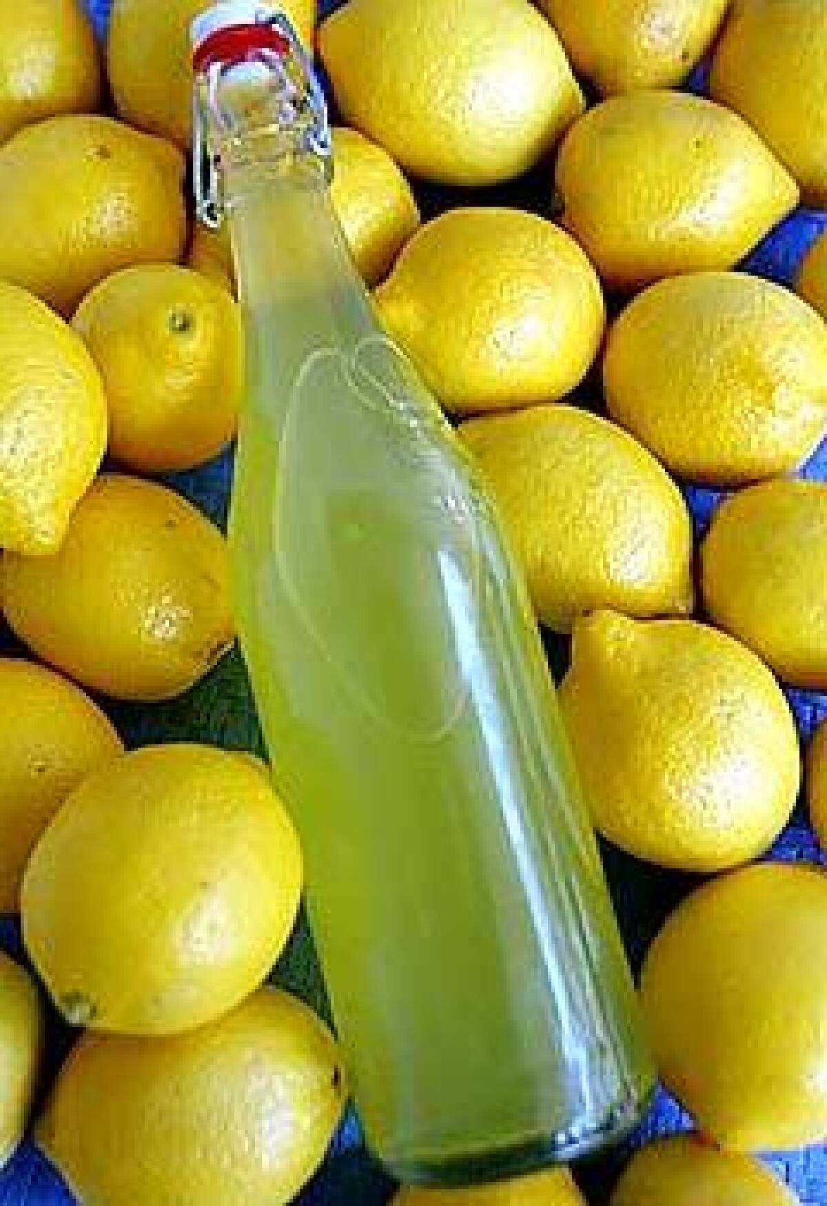 Bright yellow lemon! 🍋 That's how this beautiful color Limoncello