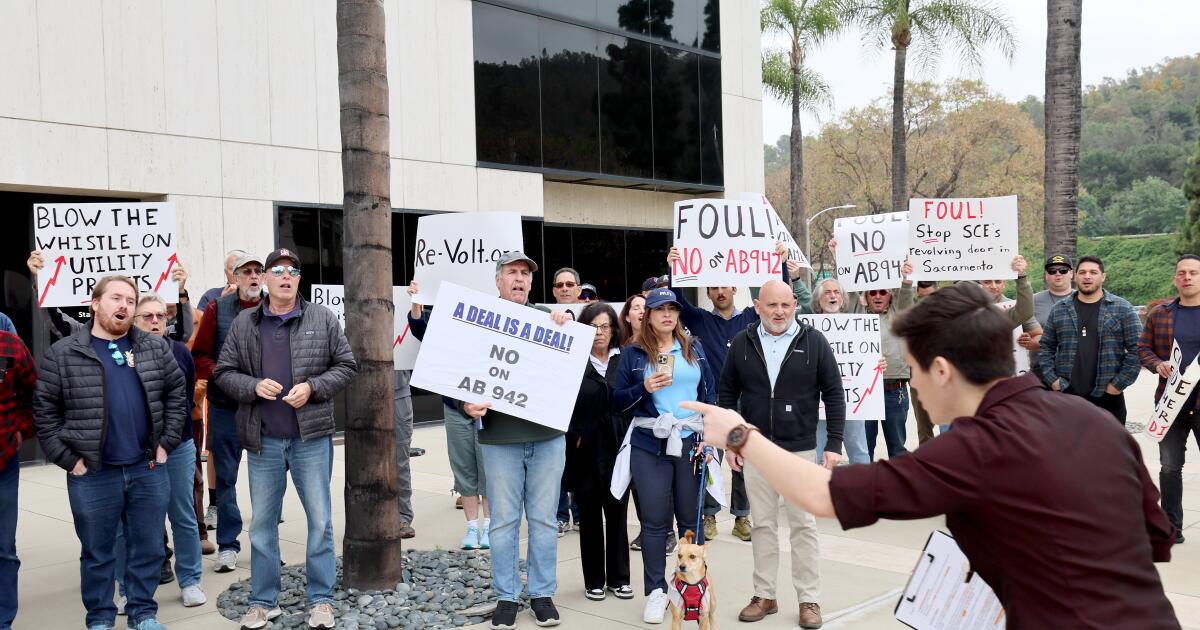Fight intensifies over bill by former Edison executive to gut rooftop solar credits