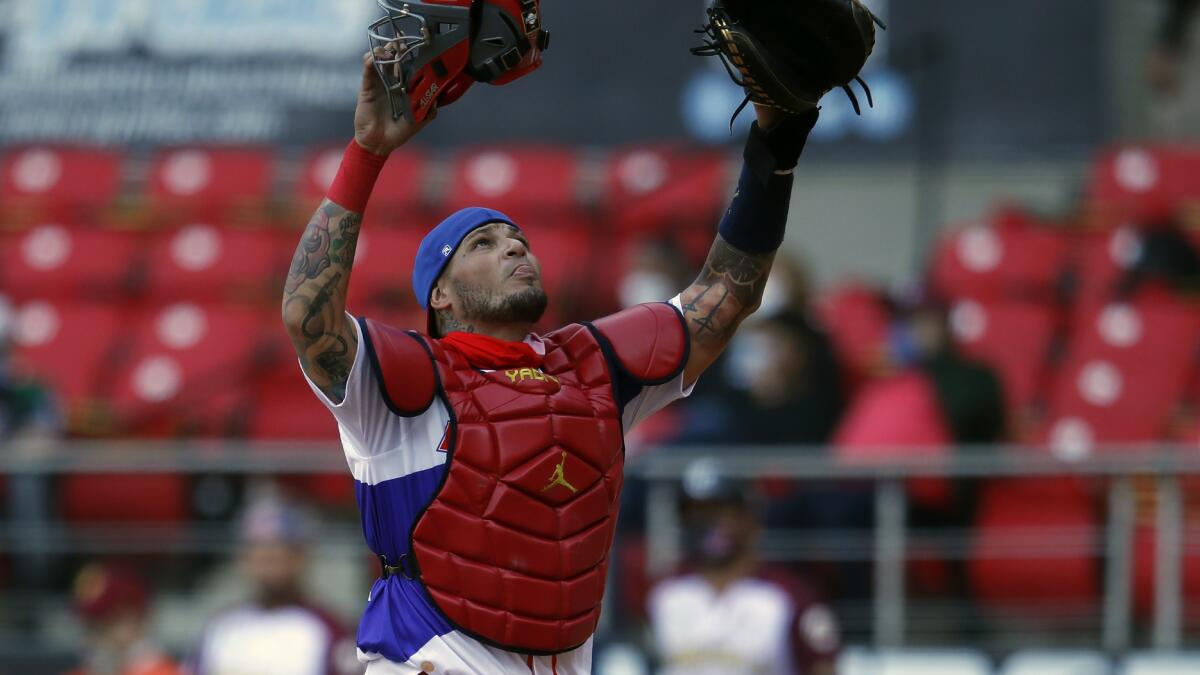 Cardinals re-sign C Yadier Molina for 18th season - The San Diego