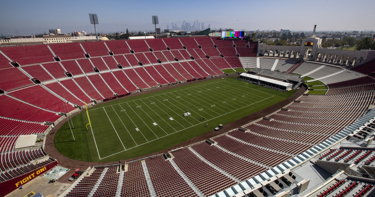 Usc Hopes To Have Team Worthy Of Playing In Dazzling Coliseum