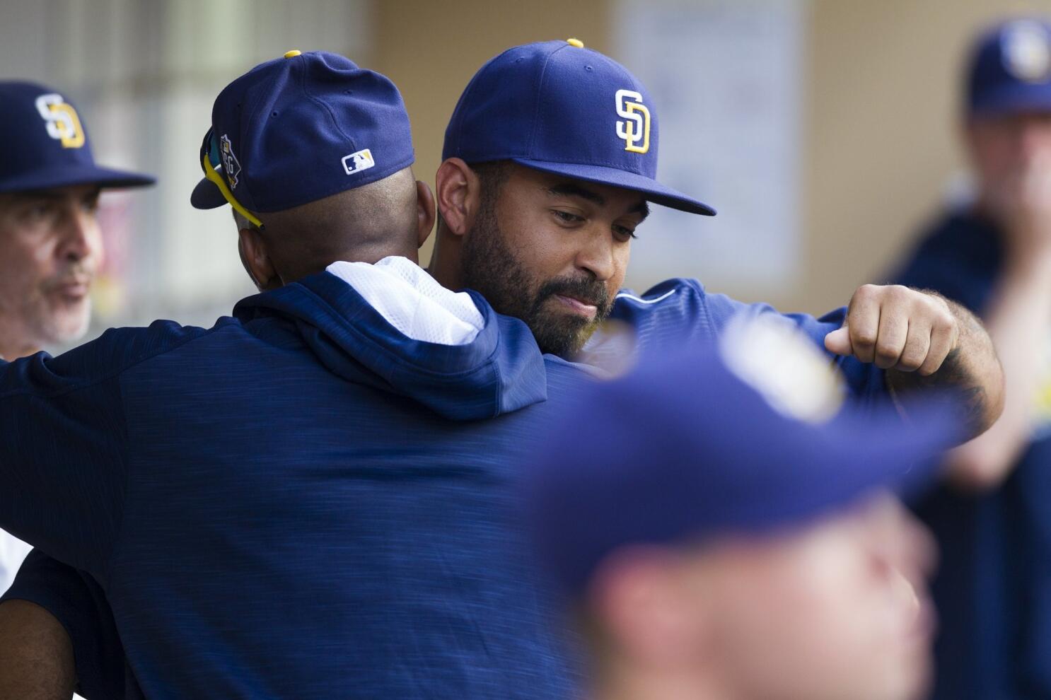 Matt Kemp of San Diego Padres traded to Atlanta Braves for Hector