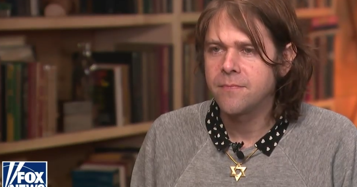 Ariel Pink complains to Tucker Carlson: “People are so mean”