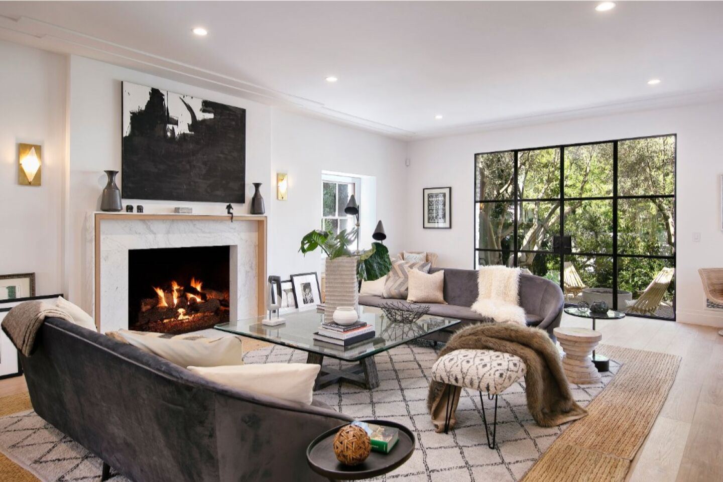Justin Bieber sells Beverly Hills home at a loss - Los Angeles Times