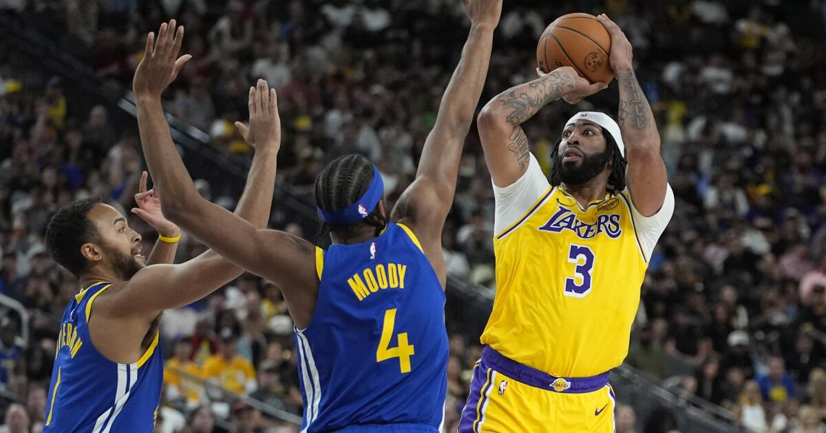 The Lakers can't make shots fall in their preseason loss to the Warriors