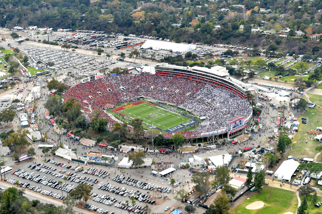 Galaxy and LAFC to open 2023 MLS season at Rose Bowl Los Angeles Times