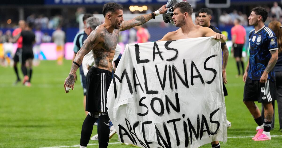 Le Royaume-Uni exhorte la FIFA à enquêter sur l’Argentine à propos du drapeau des Malouines lors de la Coupe du monde